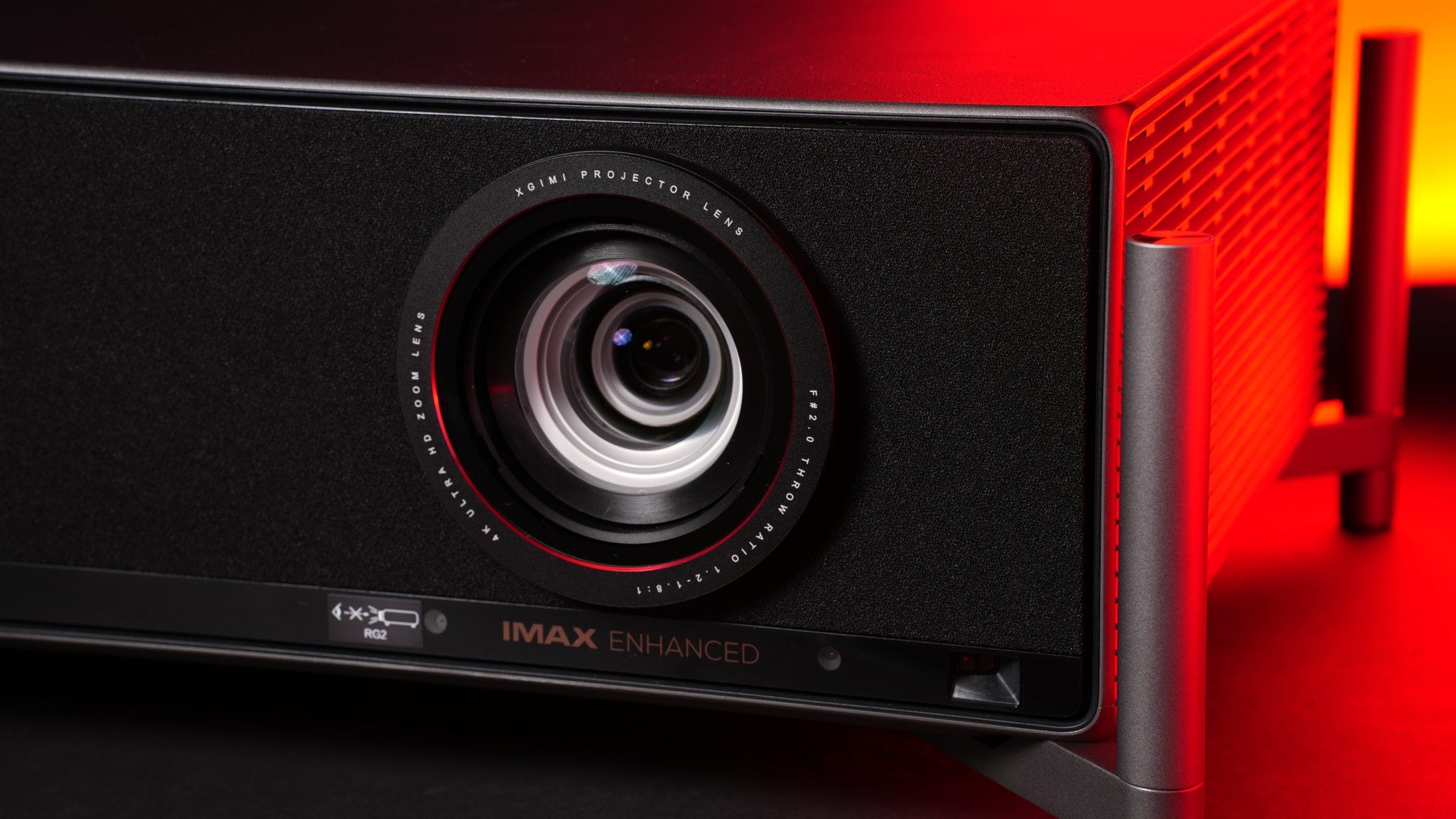 XGIMI Titan Dual Laser 4K Heimkinoprojektor mit 5000 Lumen All XGIMI