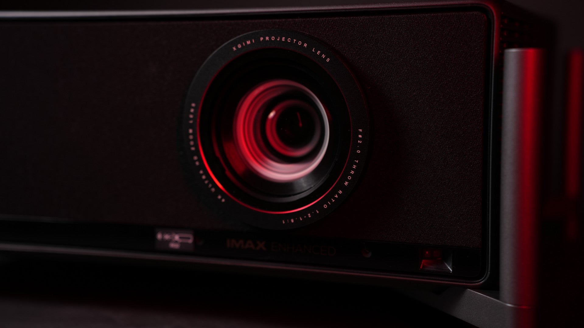 XGIMI Titan Dual Laser 4K Heimkinoprojektor mit 5000 Lumen