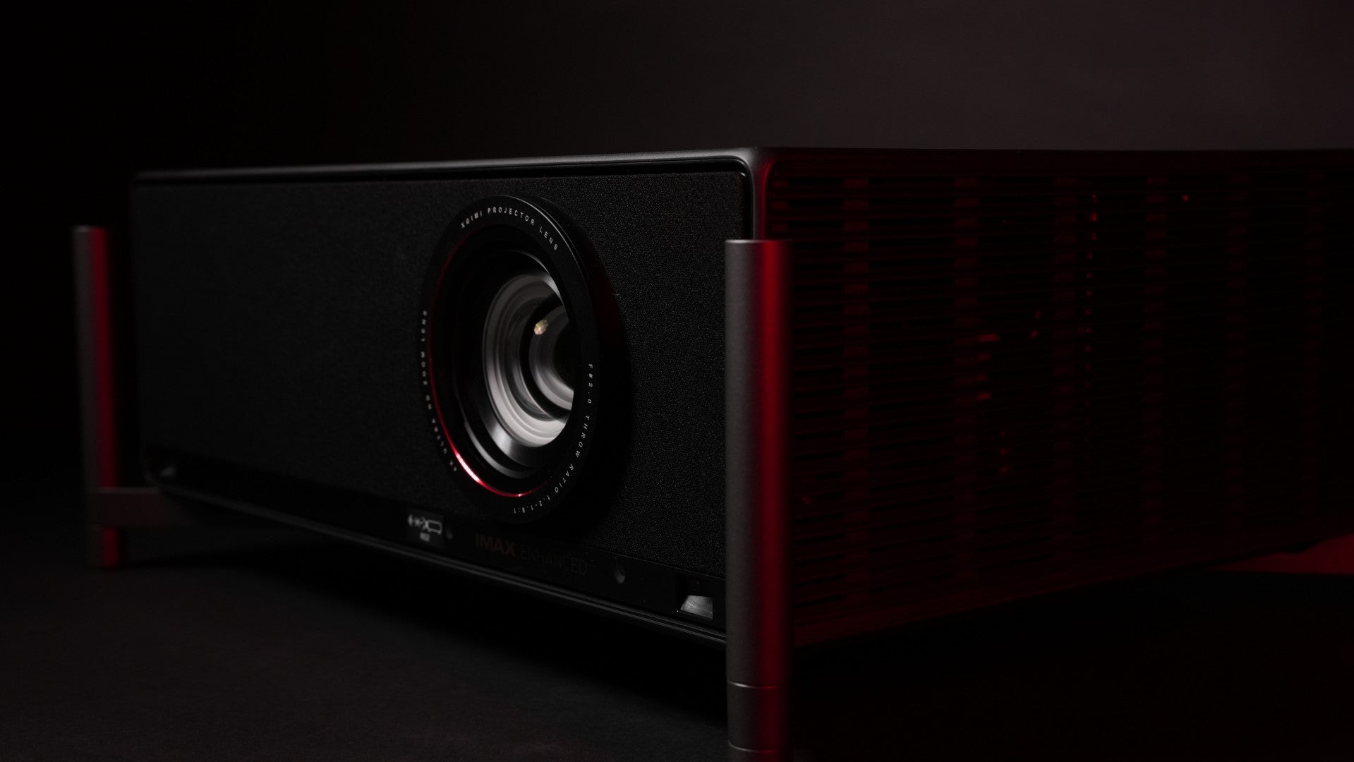 XGIMI Titan Dual Laser 4K Heimkinoprojektor mit 5000 Lumen All XGIMI