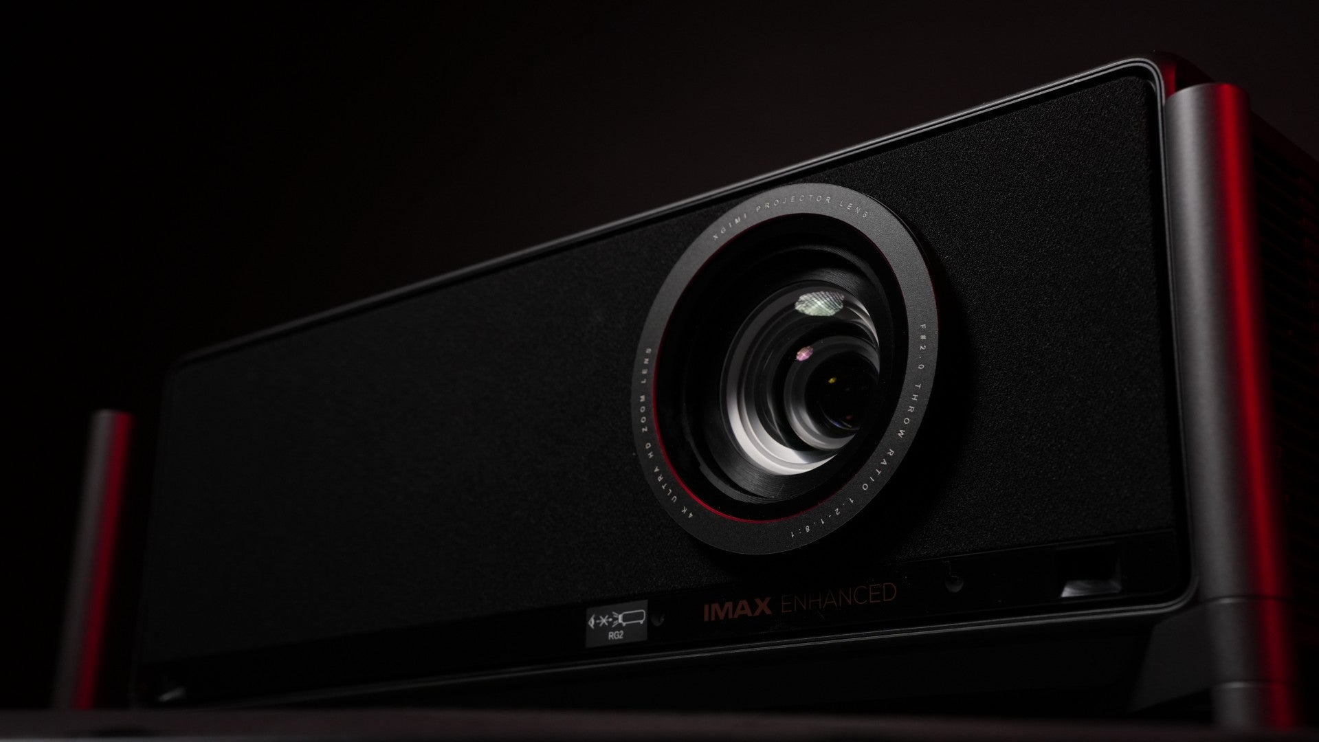 XGIMI Titan Dual Laser 4K Heimkinoprojektor mit 5000 Lumen All XGIMI