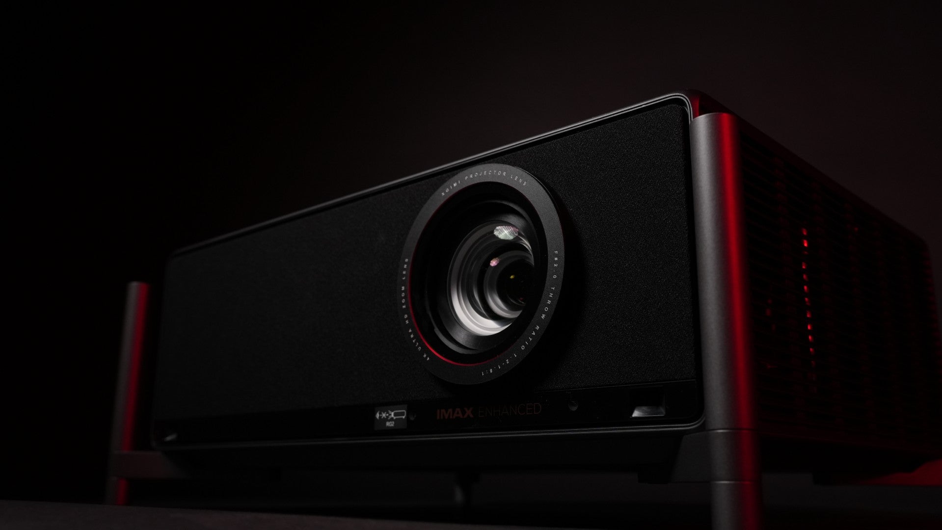 XGIMI Titan Dual Laser 4K Heimkinoprojektor mit 5000 Lumen All XGIMI