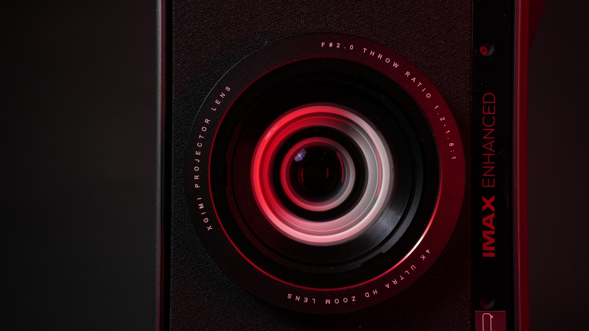 XGIMI Titan Dual Laser 4K Heimkinoprojektor mit 5000 Lumen