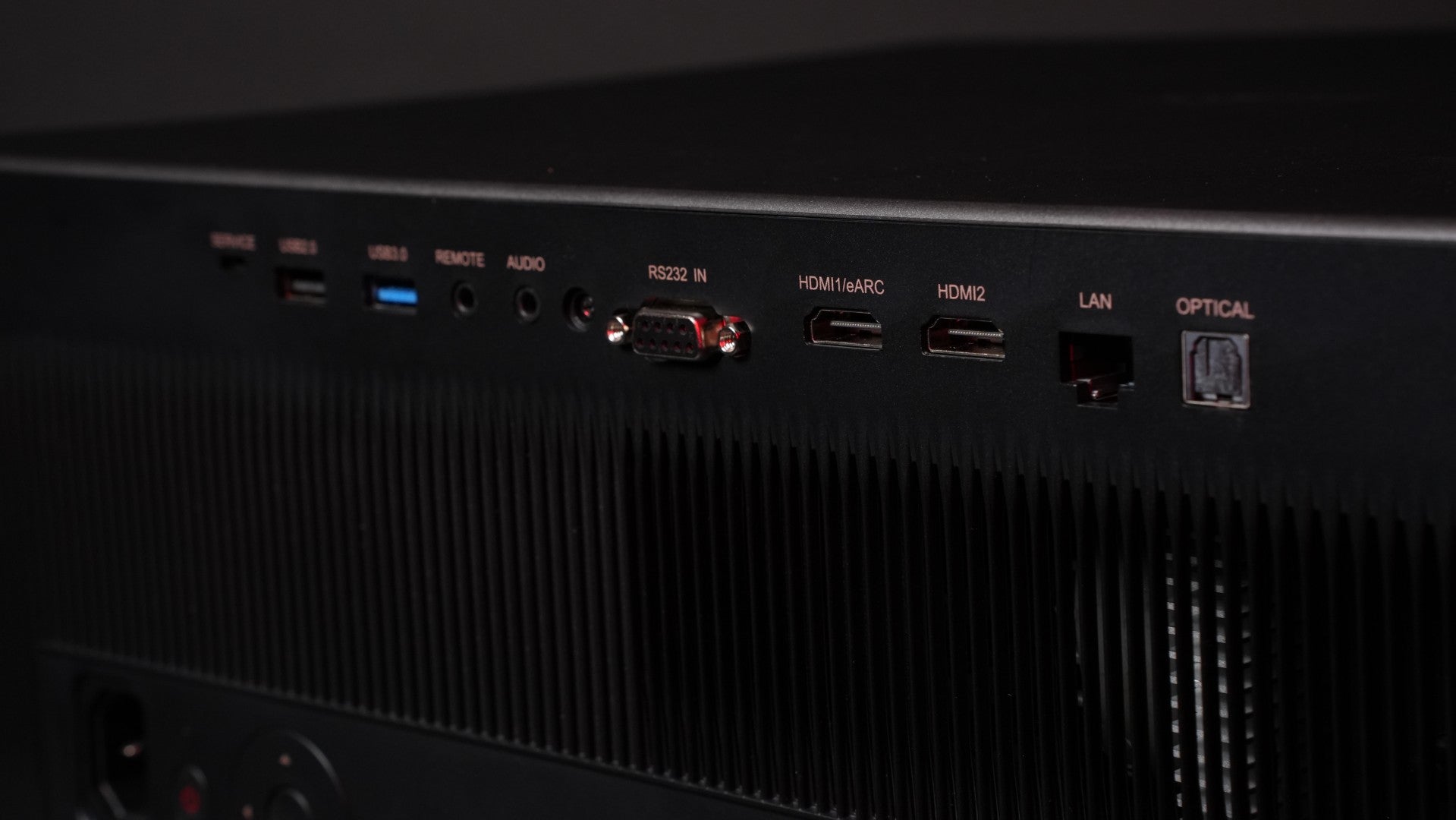 XGIMI Titan Dual Laser 4K Heimkinoprojektor mit 5000 Lumen All XGIMI