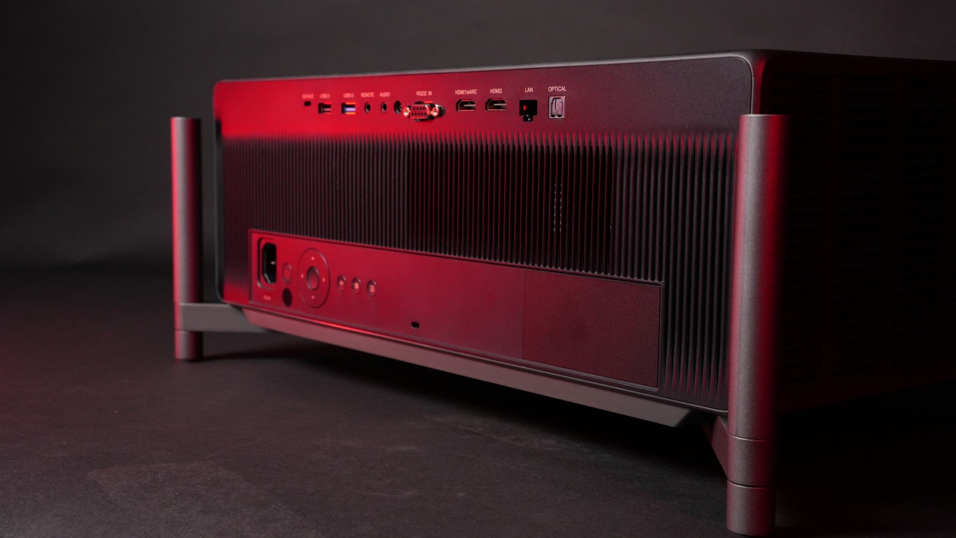 XGIMI Titan Dual Laser 4K Heimkinoprojektor mit 5000 Lumen All XGIMI