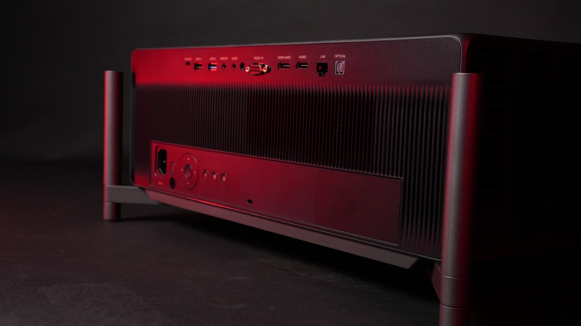 XGIMI Titan Dual Laser 4K Heimkinoprojektor mit 5000 Lumen All XGIMI