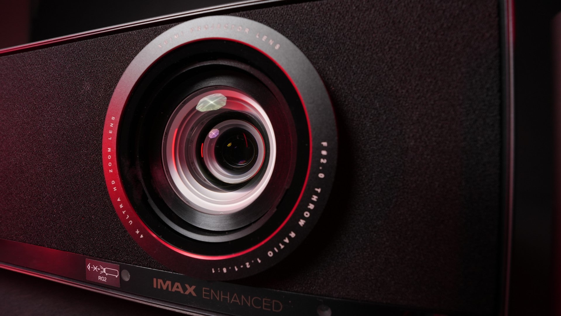 XGIMI Titan Dual Laser 4K Heimkinoprojektor mit 5000 Lumen All XGIMI