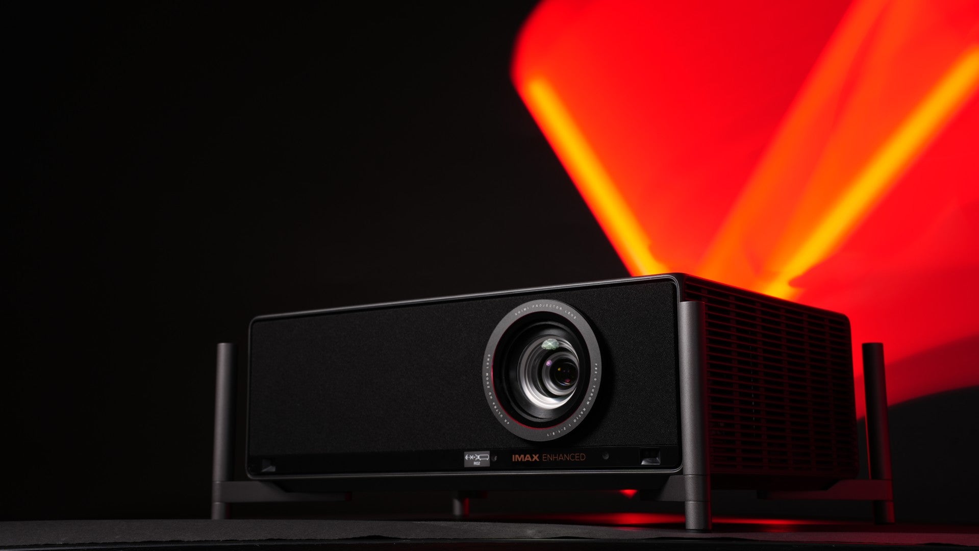 XGIMI Titan Dual Laser 4K Heimkinoprojektor mit 5000 Lumen