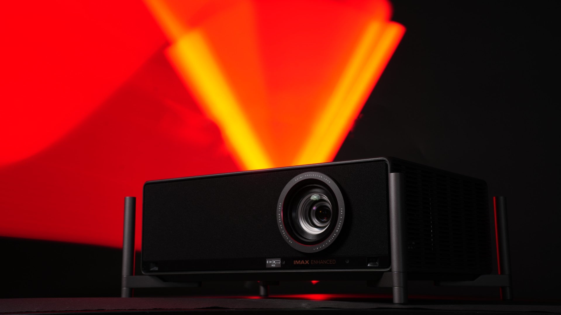 XGIMI Titan Dual Laser 4K Heimkinoprojektor mit 5000 Lumen