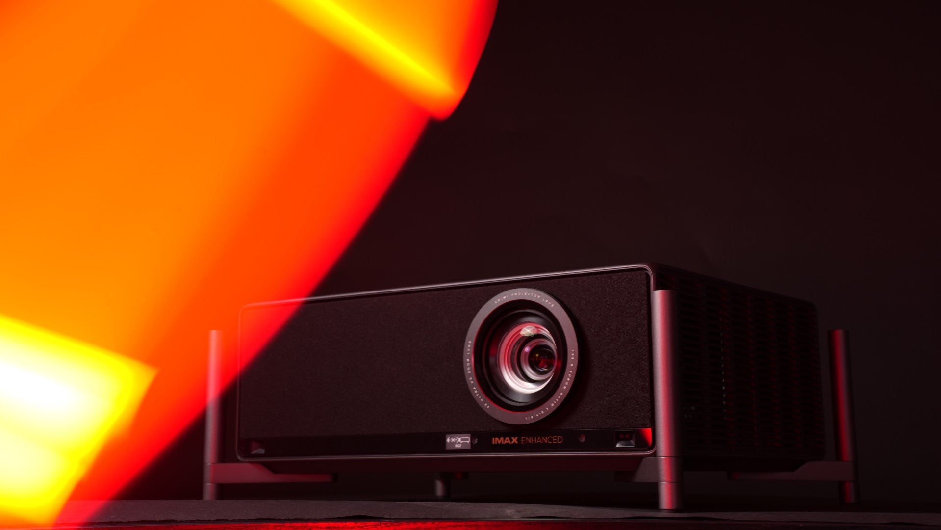 XGIMI Titan Dual Laser 4K Heimkinoprojektor mit 5000 Lumen
