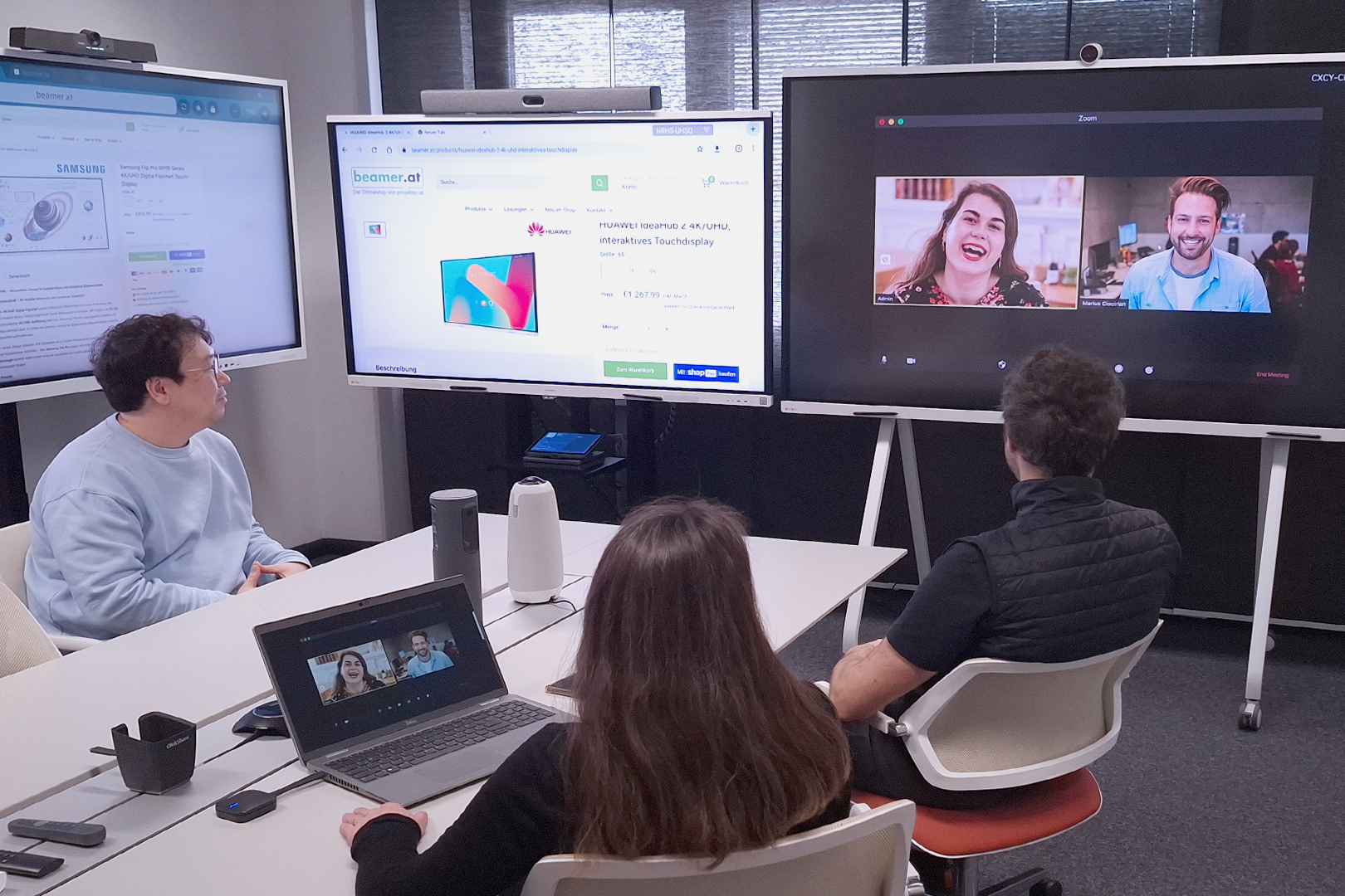 Beratung zu Touchdisplays im beamer.at Showroom in Wien – interaktive Displays, Smartboards, digitale Whiteboards von führenden Marken wie Samsung, Promethean, Maxhub,  Newline und ViewSonic. Perfekt für Bildung, Unternehmen und Collaboration-Lösungen