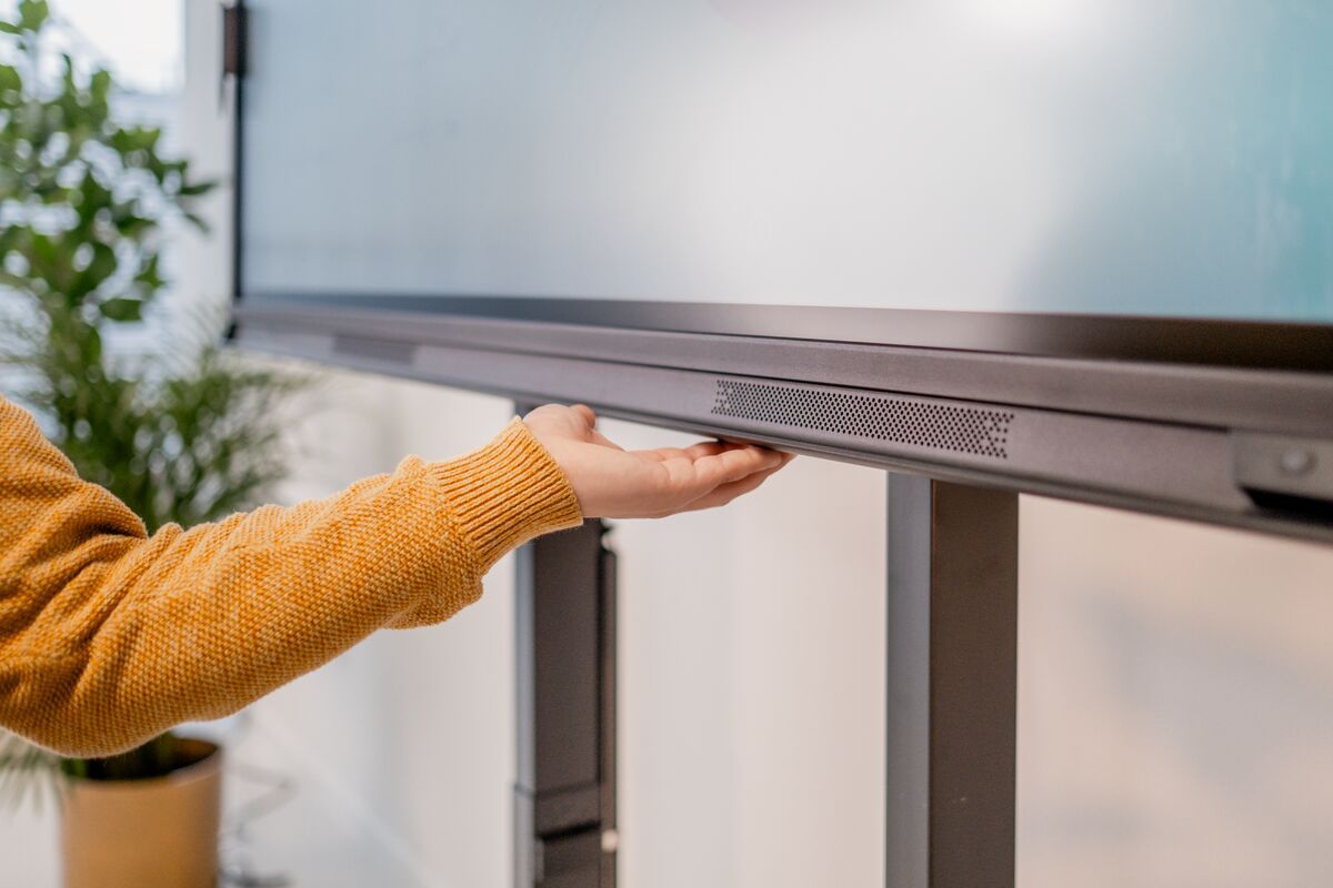 Vogel's RISE 2000 Boden-Wand-Lösung mit motorisiertem Display-Lift 80 mm/s ohne Fernbedienung Halterung Vogels